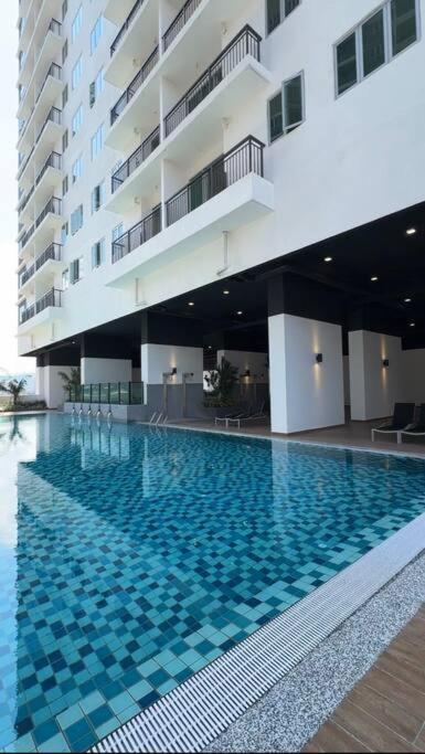 Cozy Kl Setapak 2r2b 1cp, Pool, Smarttv, Wifi, Malaysian Only *
